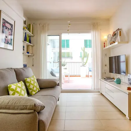 Cuban Green Terrace Apart -1st Floor-center Apartment