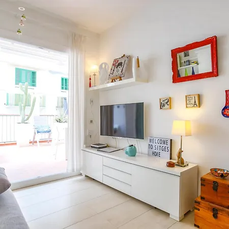 Cuban Green Terrace Apart -1st Floor-center * Sitges