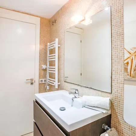Cuban Green Terrace Apart -1st Floor-center Apartment Sitges