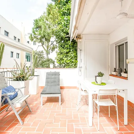 Cuban Green Terrace Apart -1st Floor-center